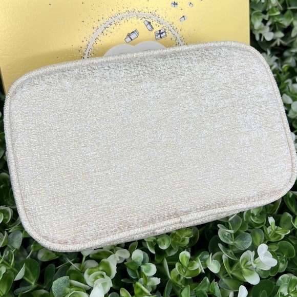CHANEL 2023 Cosmetics Makeup Bag Pouch Tweed Limited Edition Holiday NEW BNIB - Picture 7 of 8